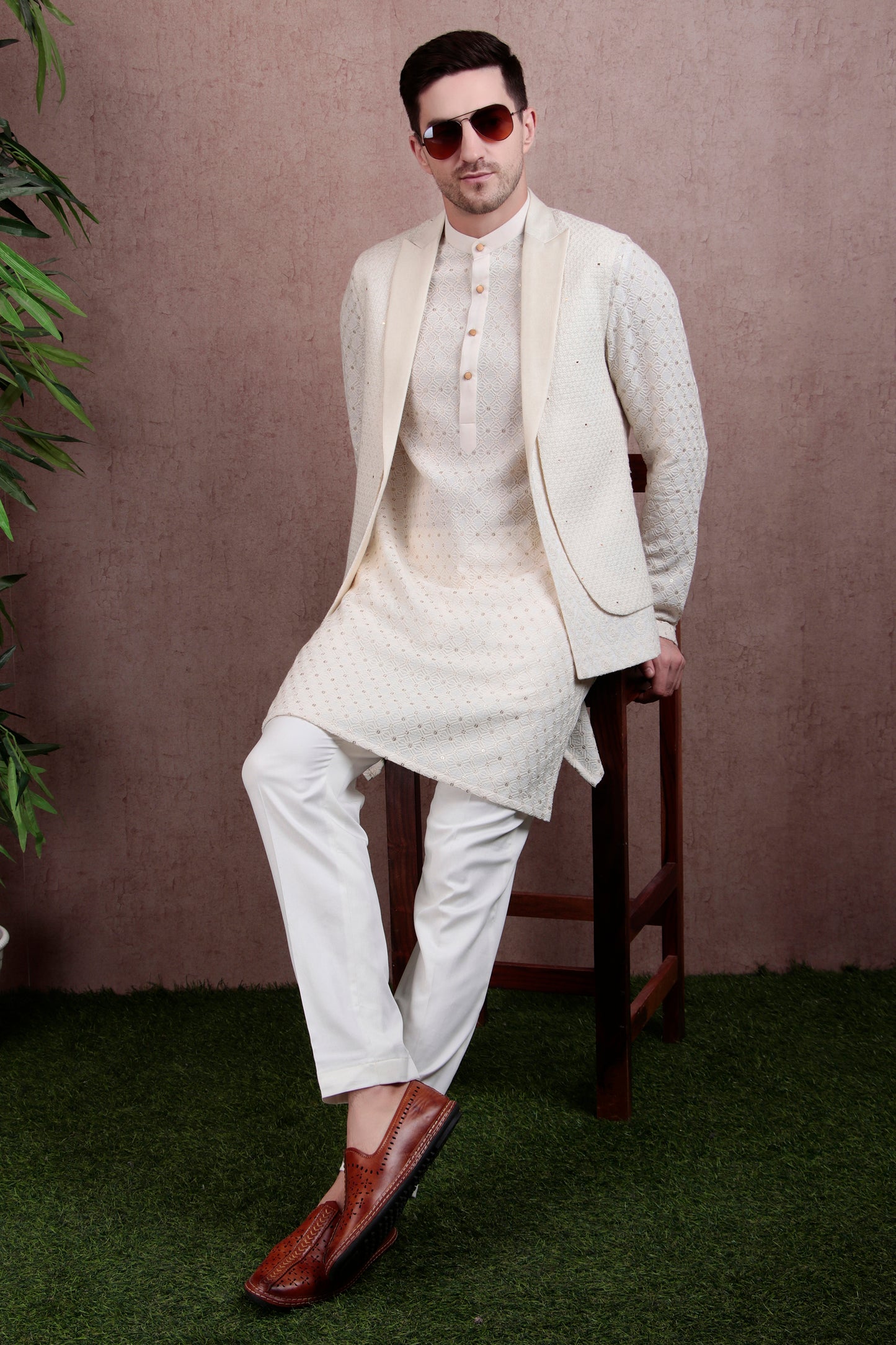Detail view 5 - Men’s Designer Kurta Set – Georgette in Ivory with Silk Thread Embroidery & Lapel Jacket Cut