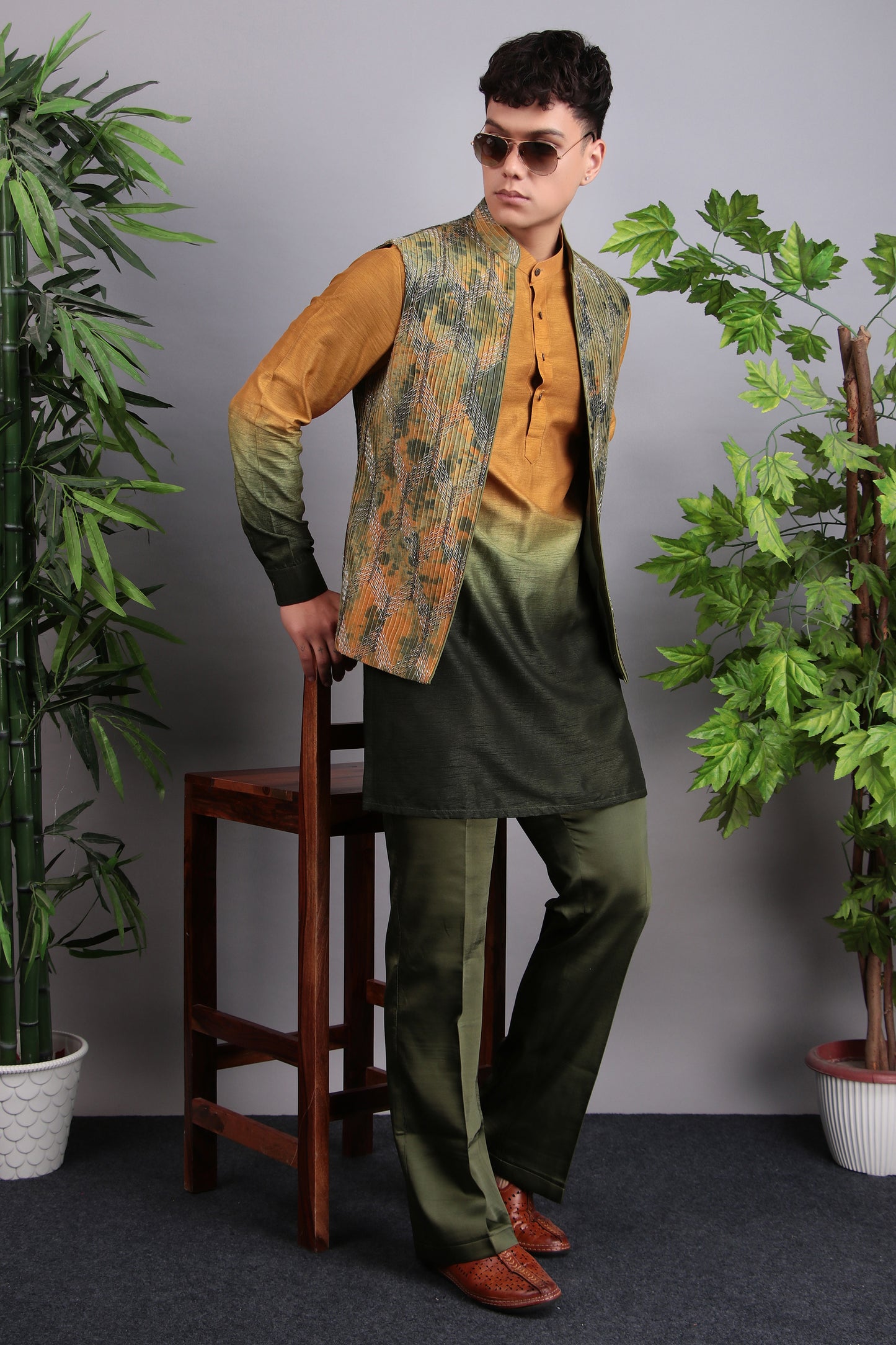 Detail view 4 - Men’s Nehru Jacket – Viscose Silk in Green and Yellow with Ombre Dye and Hand Embroidery