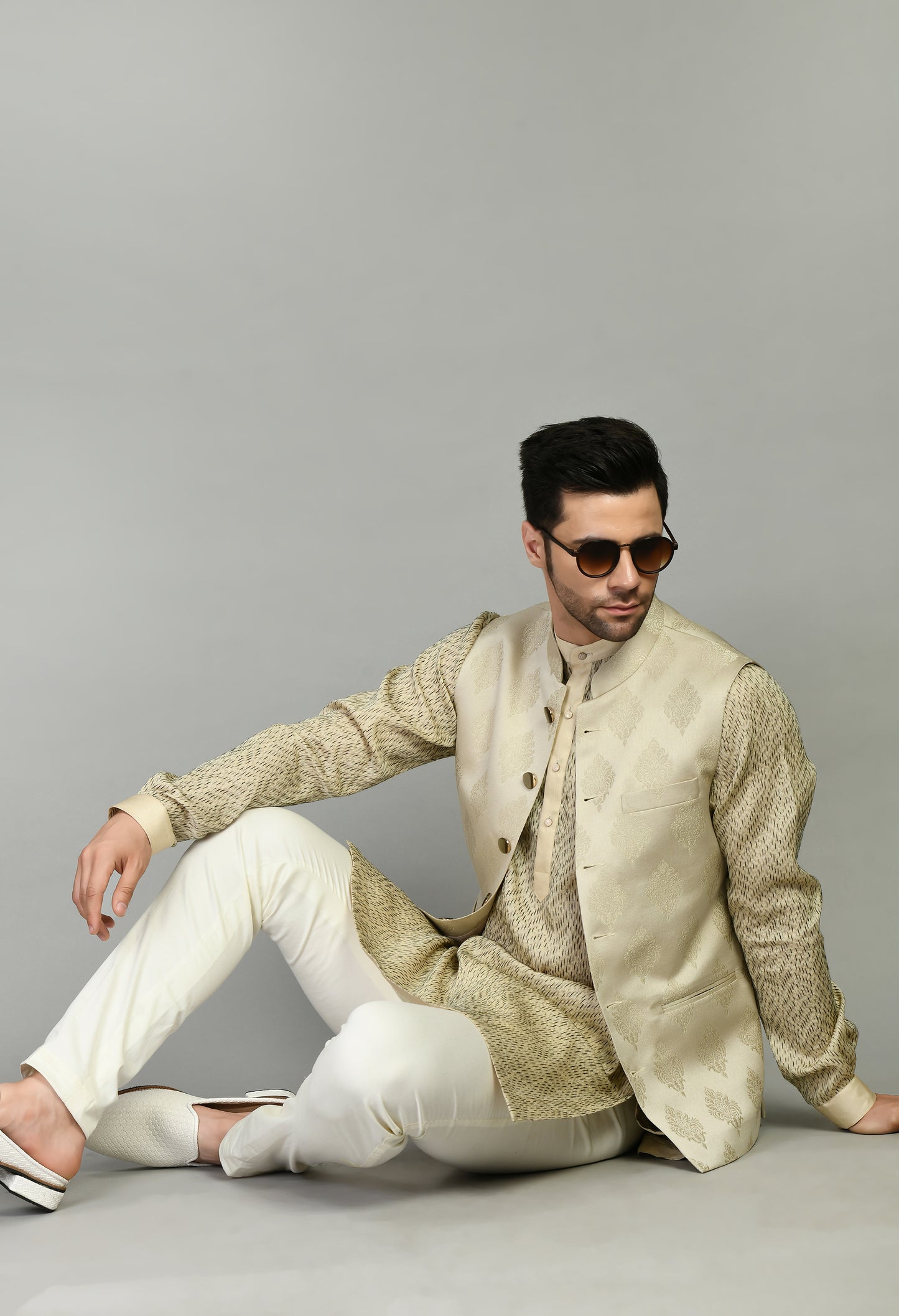 Men’s Nehru Jacket – Silk Jaquard in Cream with Threadwork Chevron Print | One Man Show