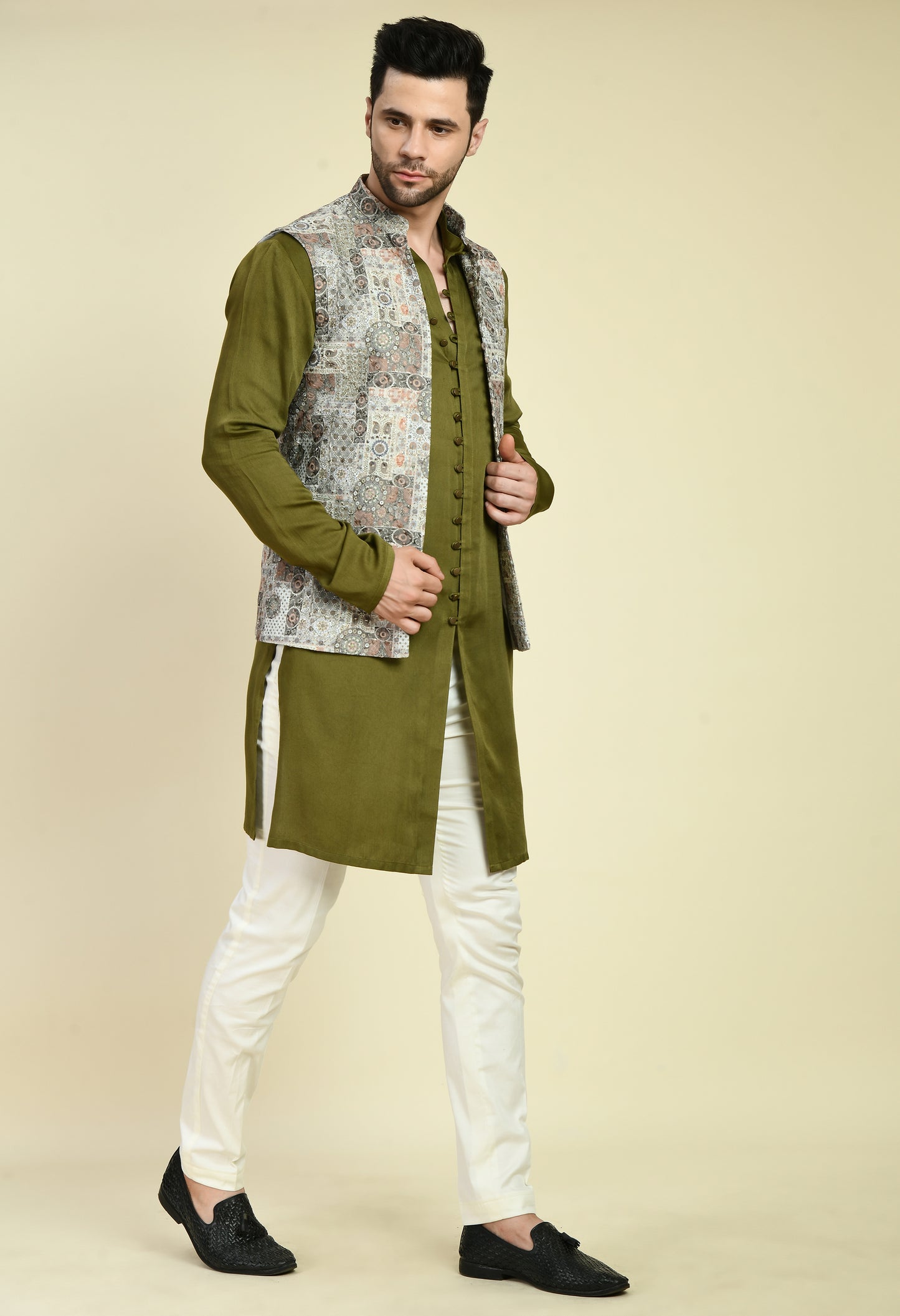 Men’s Nehru Jacket – Silk in Green with Silk Thread Embroidery | One Man Show