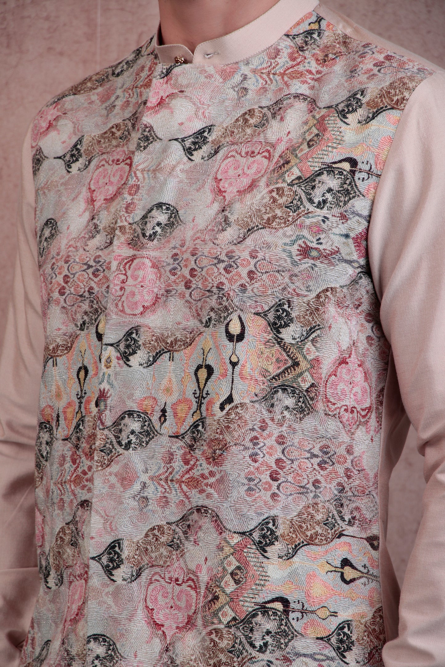 Detail view 4 - Men’s Layered Kurta Set – Cotton Silk in Salmon Pink with Jacquard Printed Jacket Look