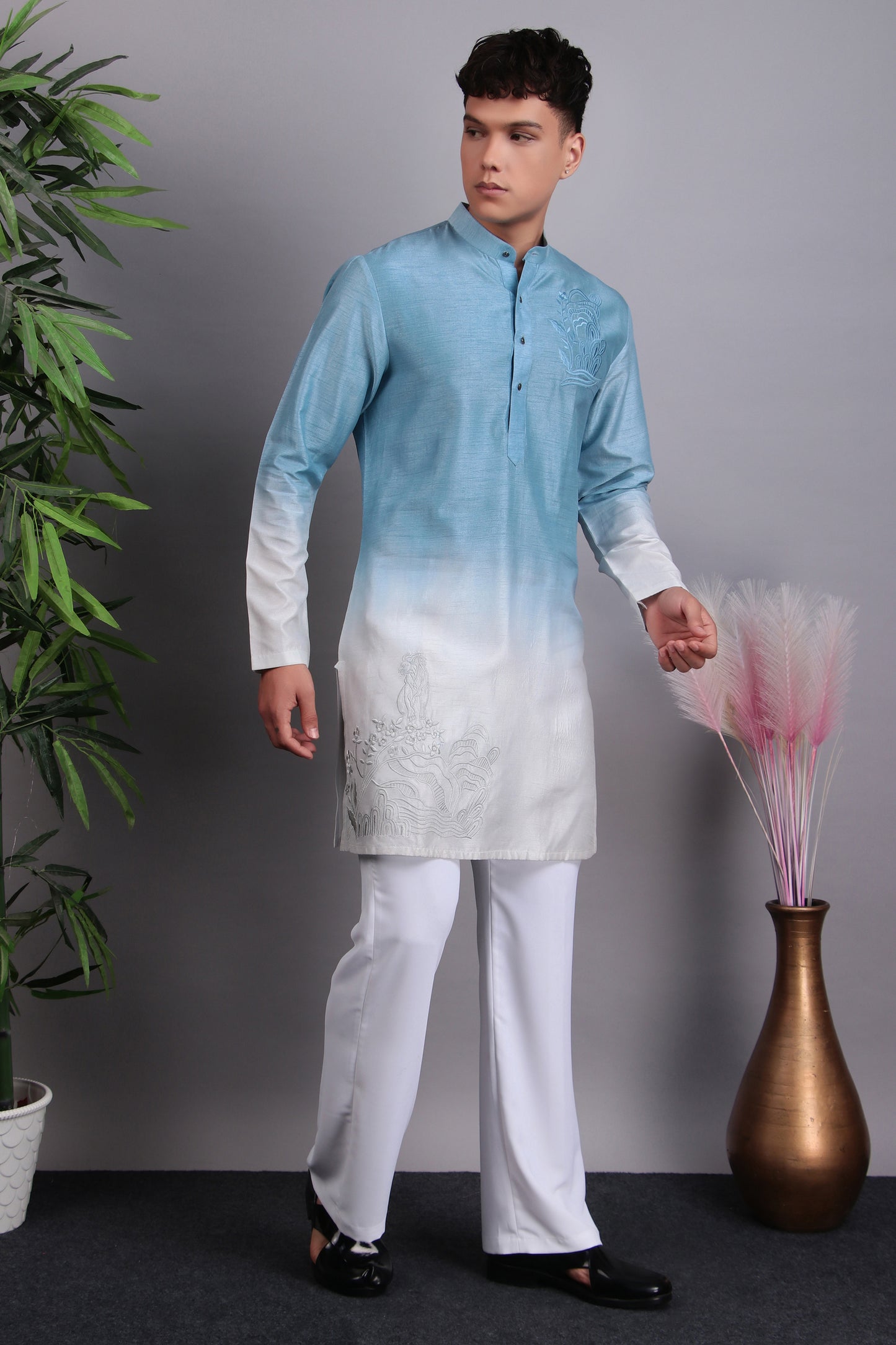 Detail view 3 - Men’s Kurta Set – Silk in Blue with Tie and Dye & Silk Thread Embroidery