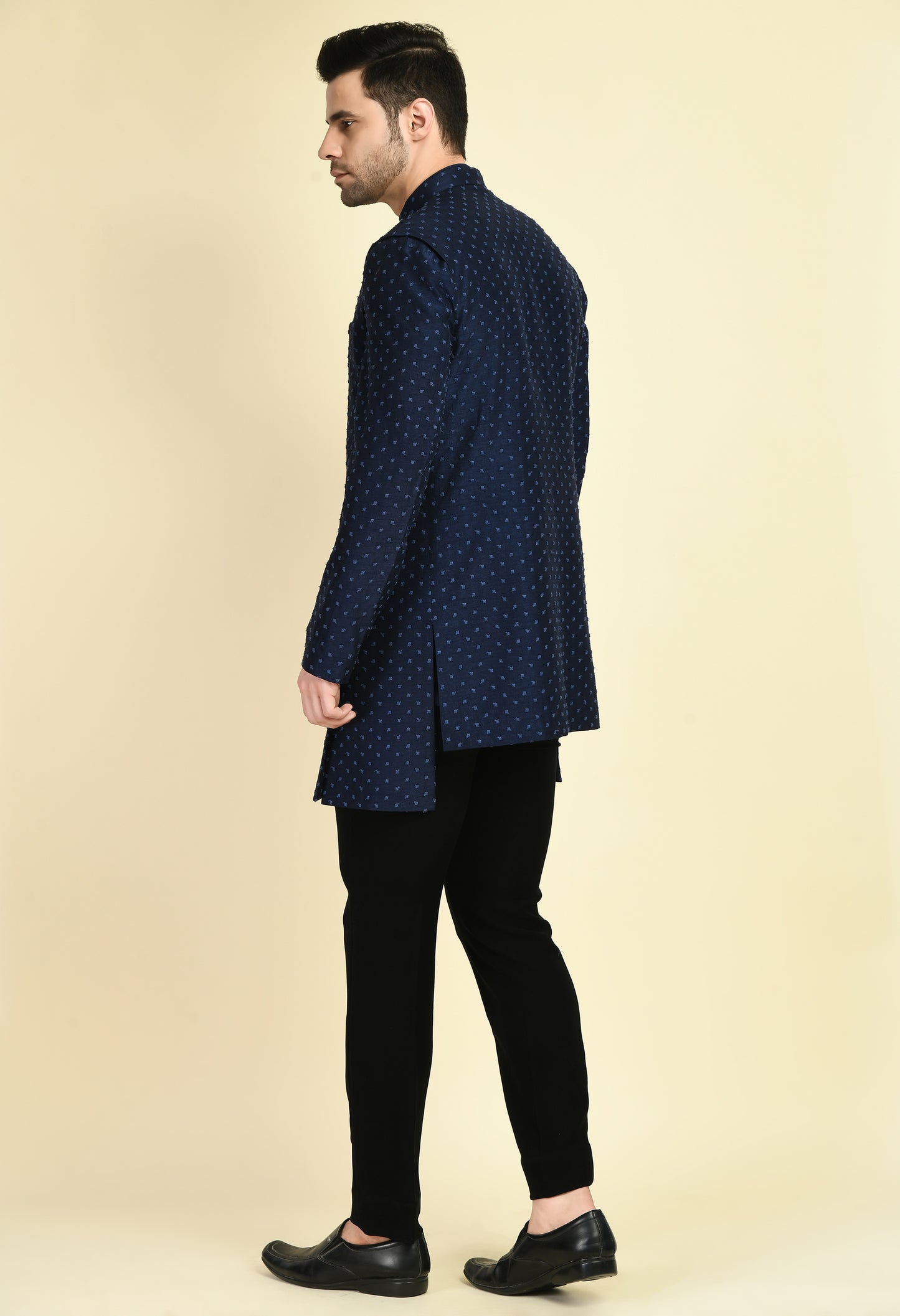 Detail view 3 - Men’s Nehru Jacket – Silk Jaquard in Navy Blue with Thread Embroidery