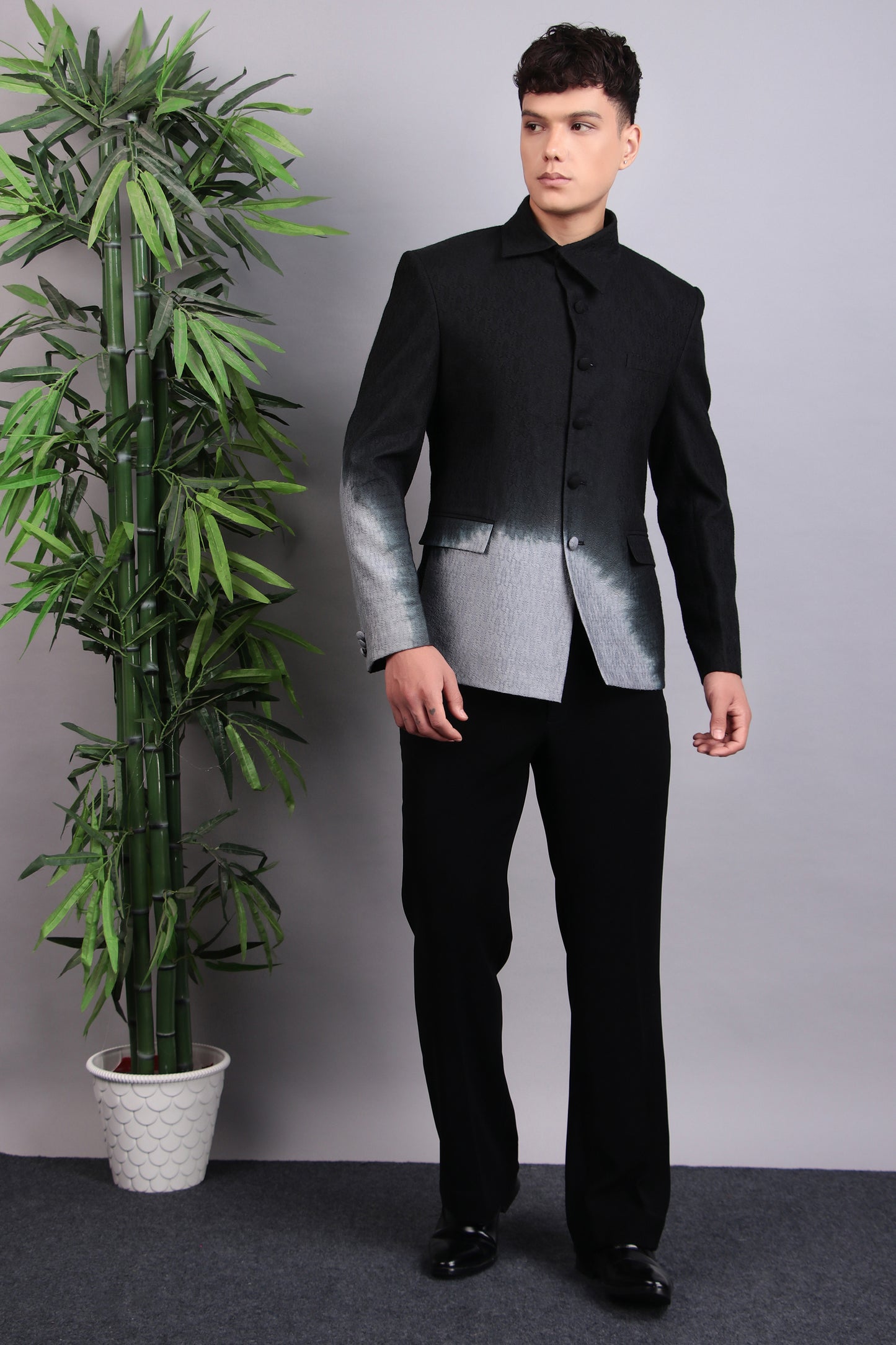 Detail view 3 - Men’s Bandhgala – Cotton Jaquard in Black with Shacket Style Tie and Dye