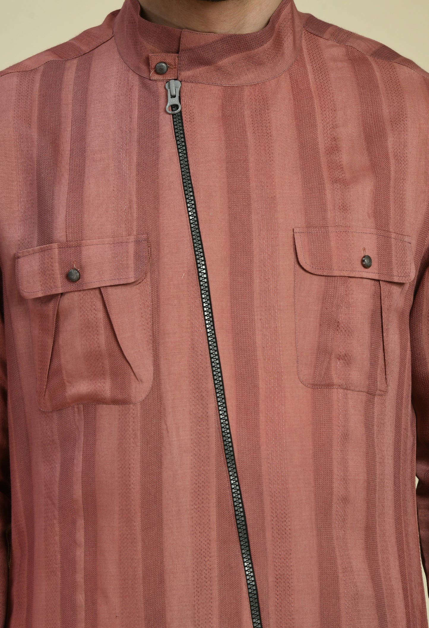 Detail view 1 - Men’s Nehru Jacket – Silk Jaquard in Pink with Assymetric Zipper Front