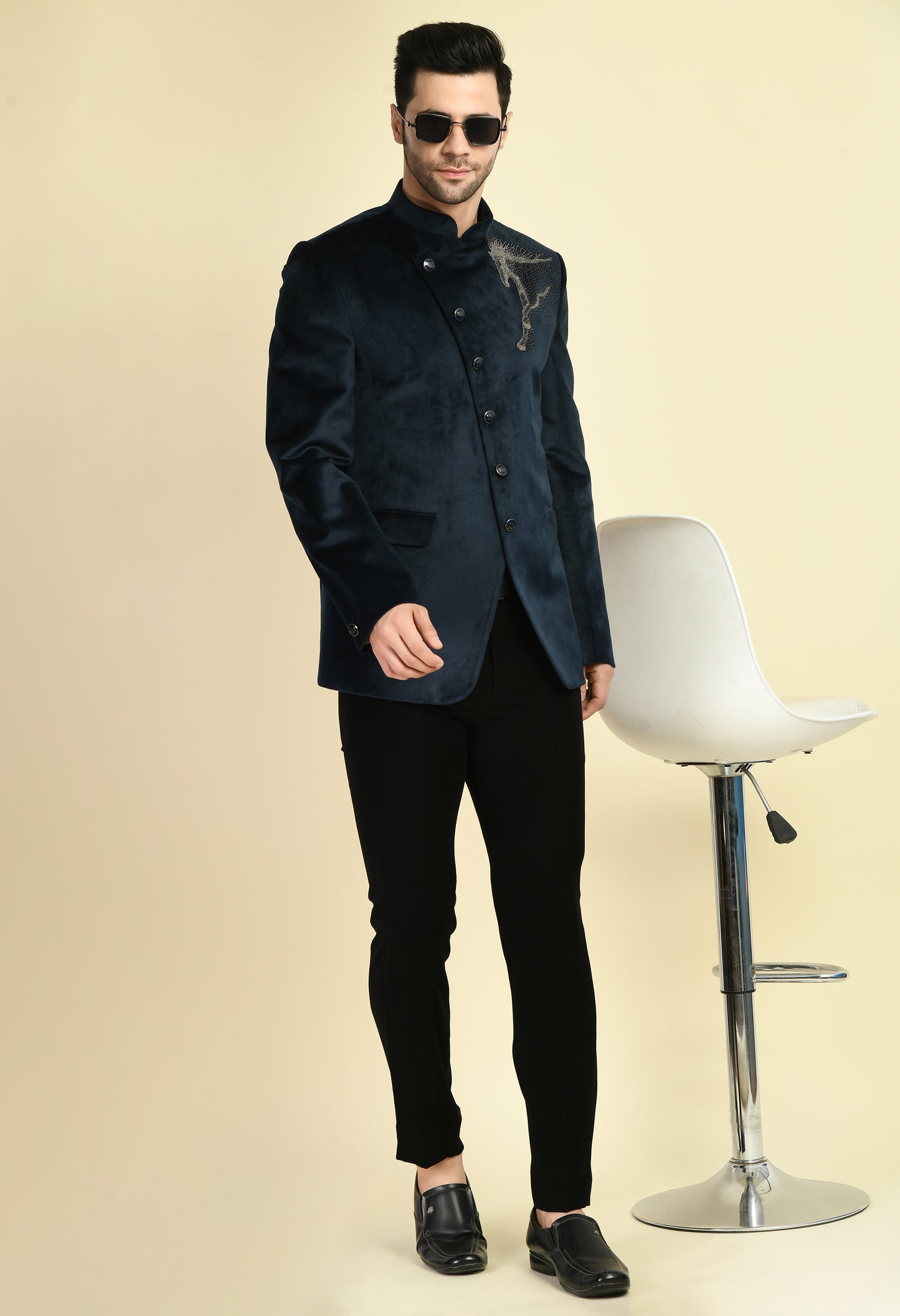 Detail view 2 - Men’s Bandhgala – Suede Velvet in Navy Blue with Shoulder Placement Embroidery