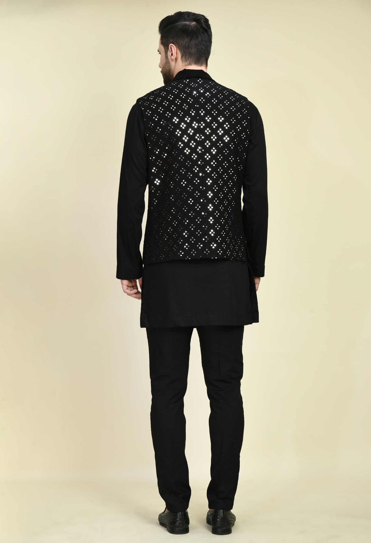 Men’s Kurta Set – Silk in Yellow with Tie and Dye | One Man Show