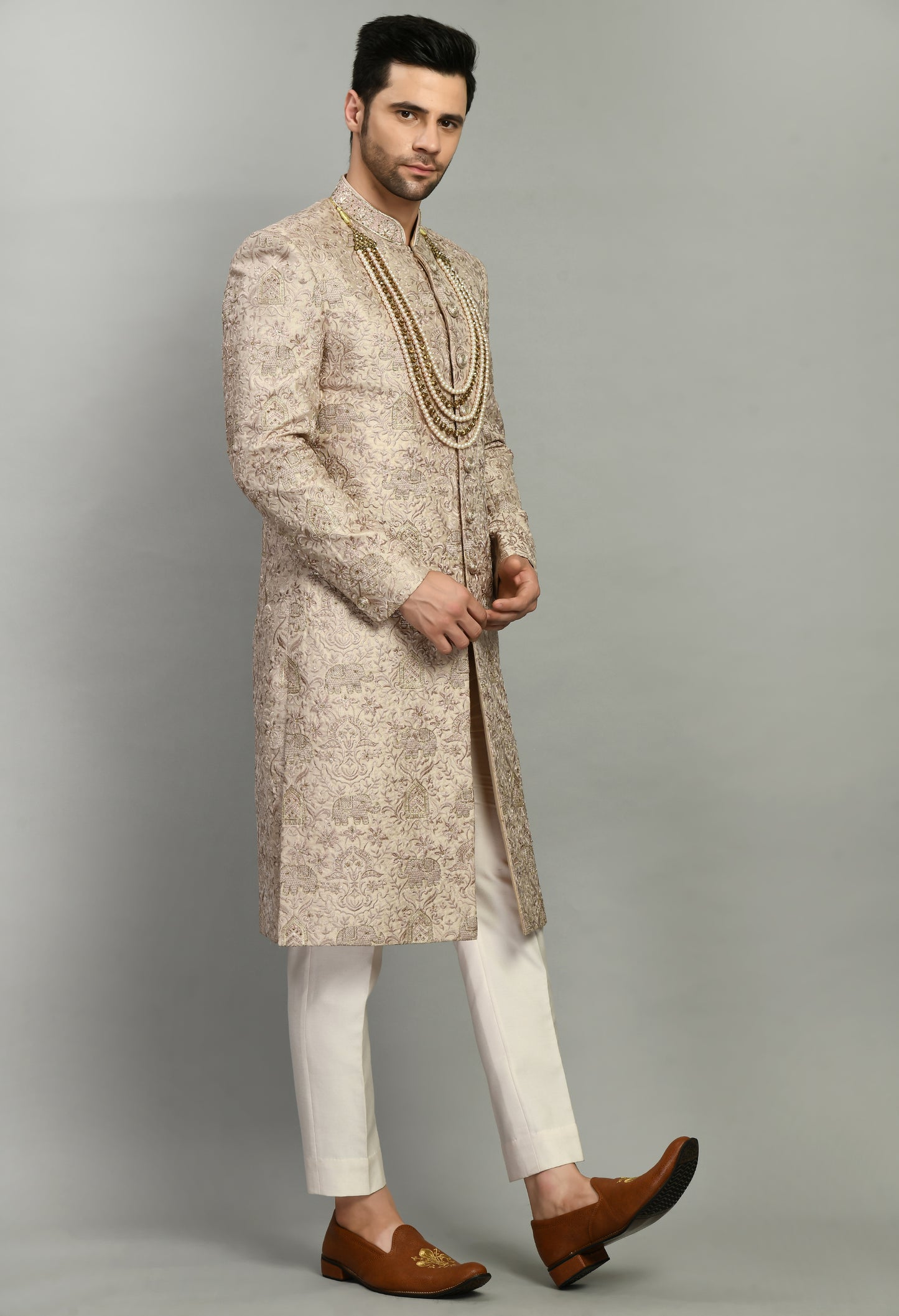 Detail view 3 - Men’s Sherwani – Silk in Pink with Detailed Hand Embroidery