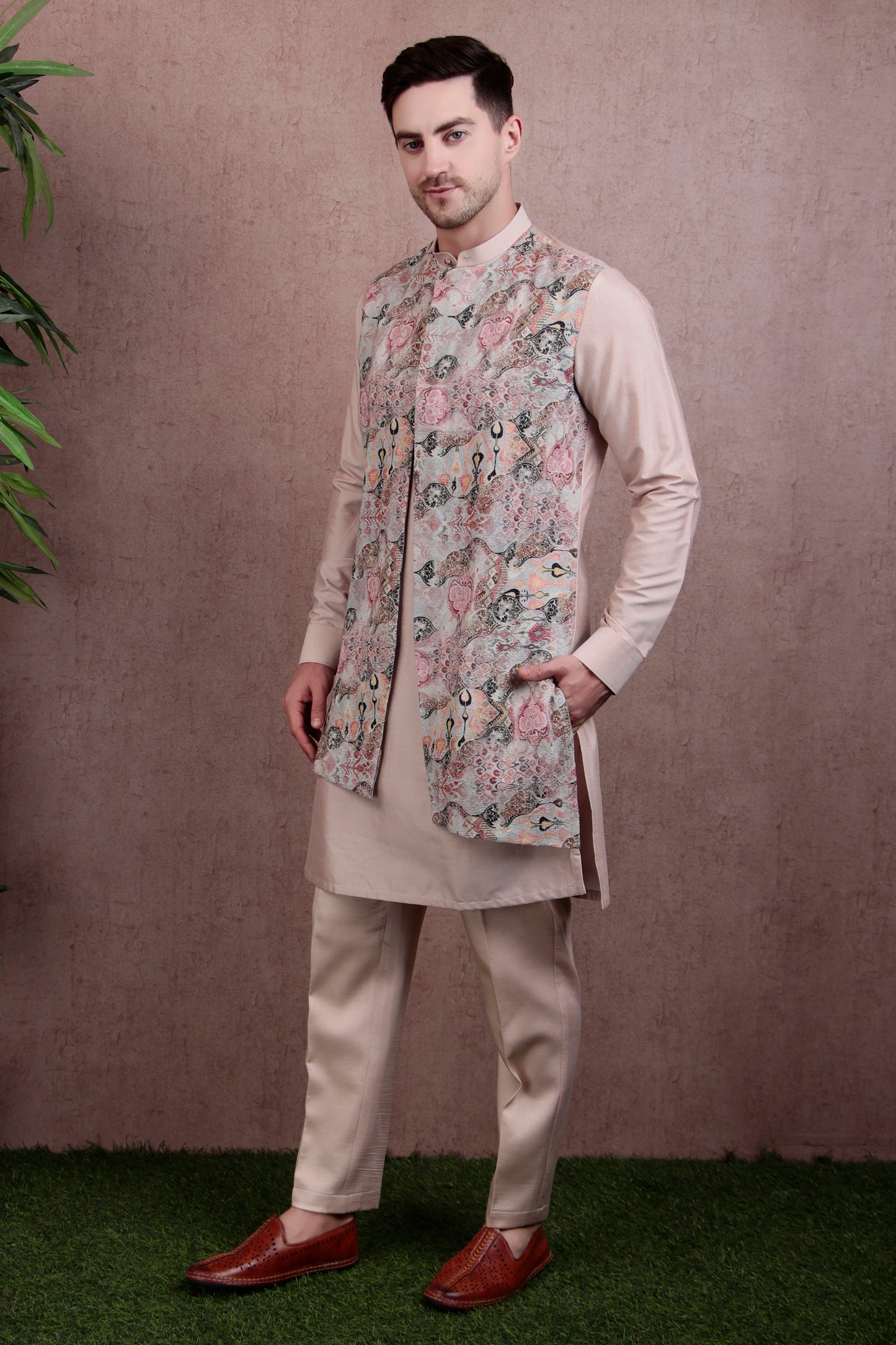 Detail view 1 - Men’s Layered Kurta Set – Cotton Silk in Salmon Pink with Jacquard Printed Jacket Look