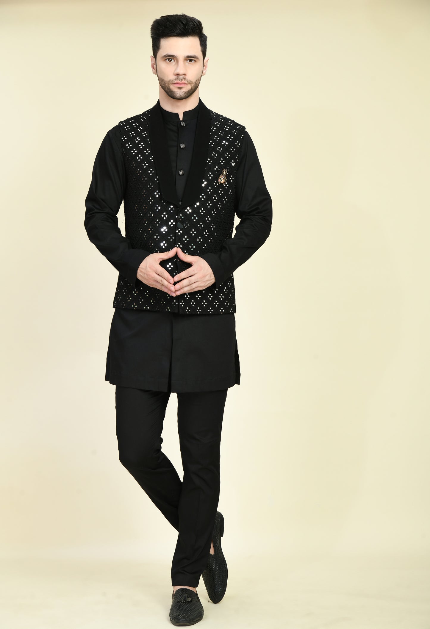 Side view - Men’s Kurta Set – Silk in Yellow with Tie and Dye