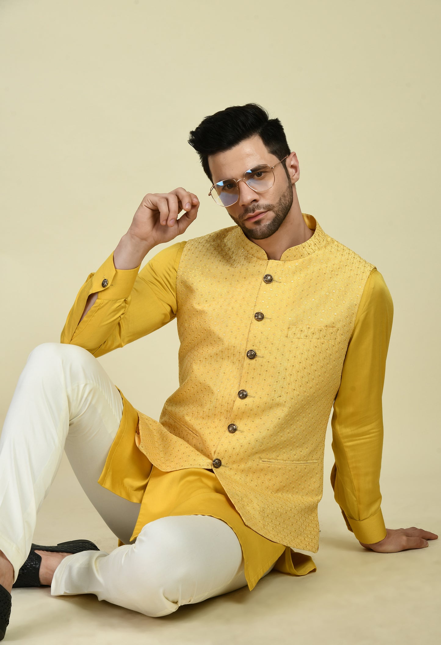 Detail view 4 - Men’s Nehru Jacket – Silk in Yellow with Silk Thread Embroidery