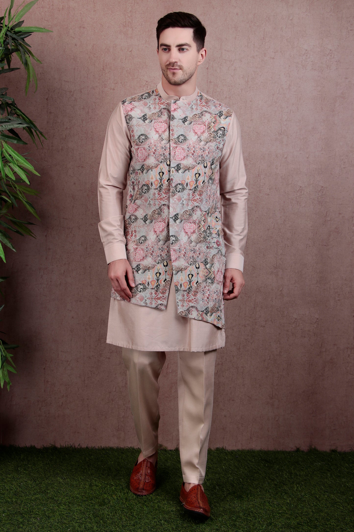 Detail view 2 - Men’s Layered Kurta Set – Cotton Silk in Salmon Pink with Jacquard Printed Jacket Look