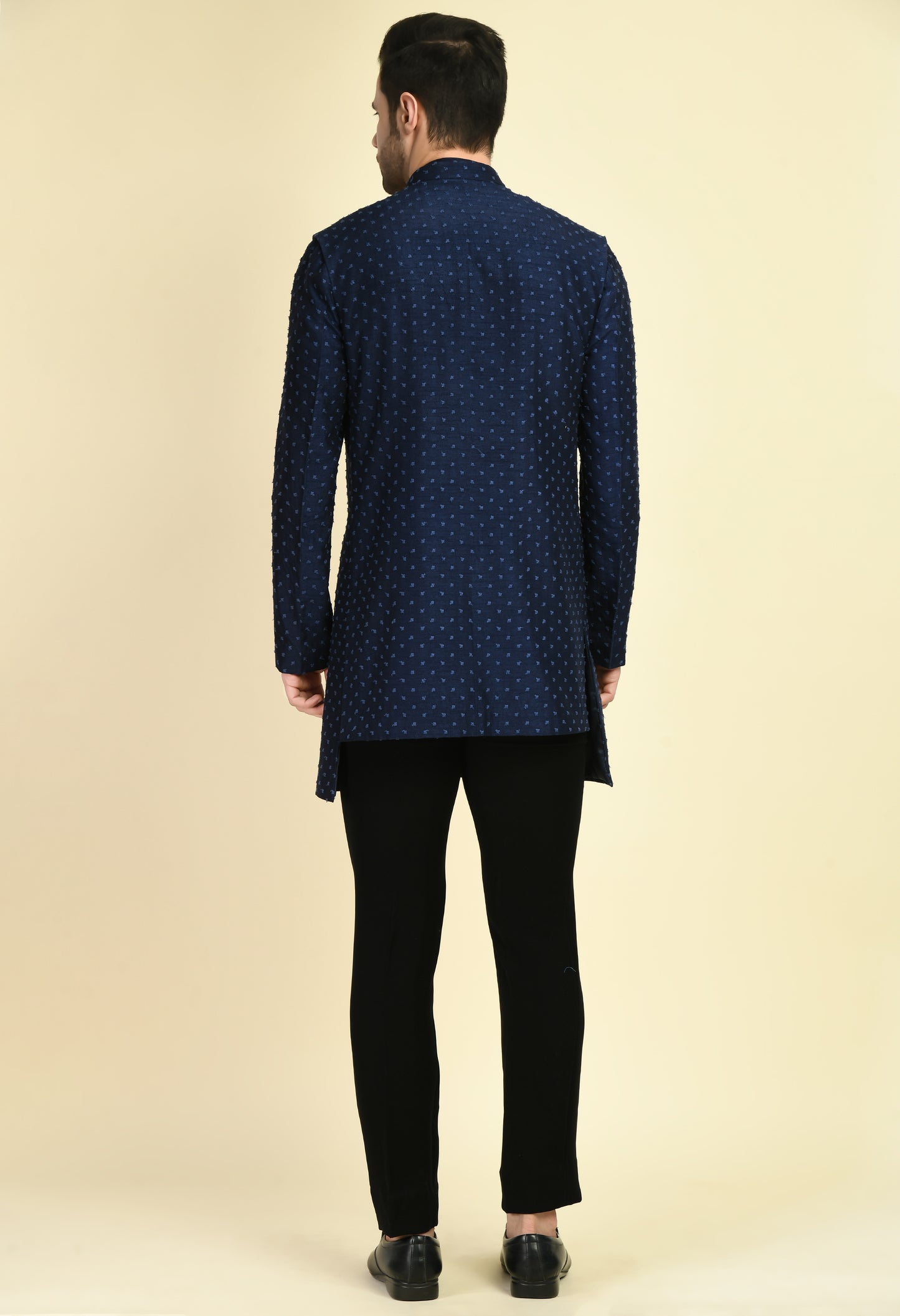 Detail view 2 - Men’s Nehru Jacket – Silk Jaquard in Navy Blue with Thread Embroidery
